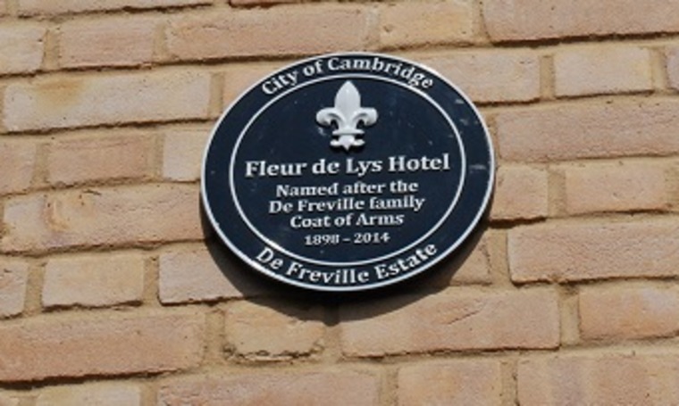 Commemorative plaque at The Newton, Cambridge